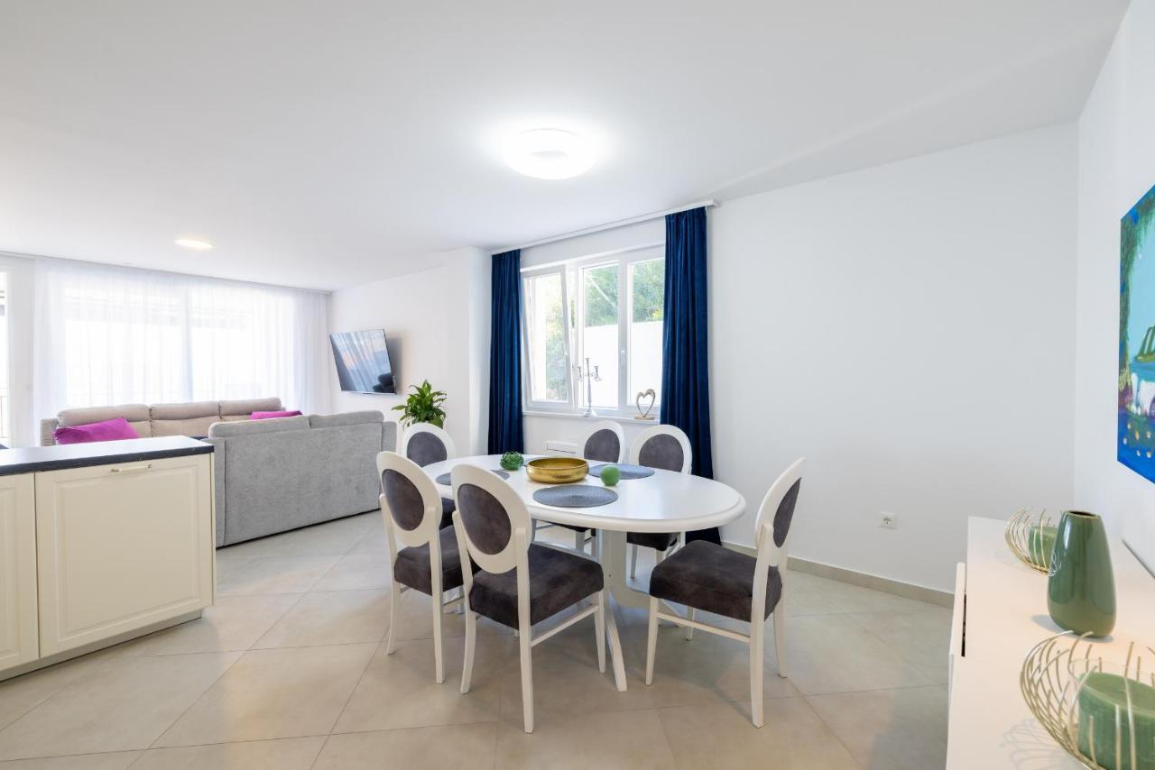 Villa Smaragd - Lapis - Luxury Apartment With Shared Pool マカルスカ エクステリア 写真