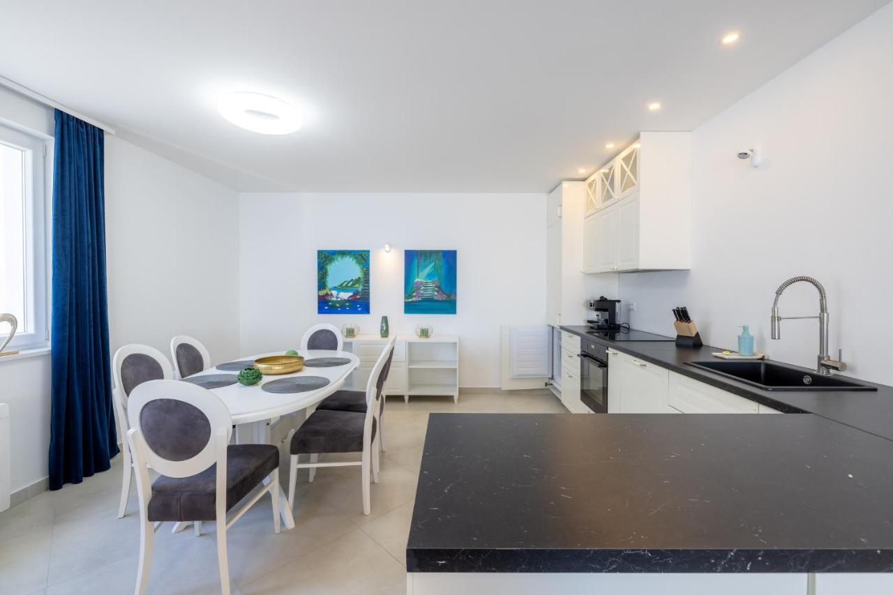 Villa Smaragd - Lapis - Luxury Apartment With Shared Pool マカルスカ エクステリア 写真